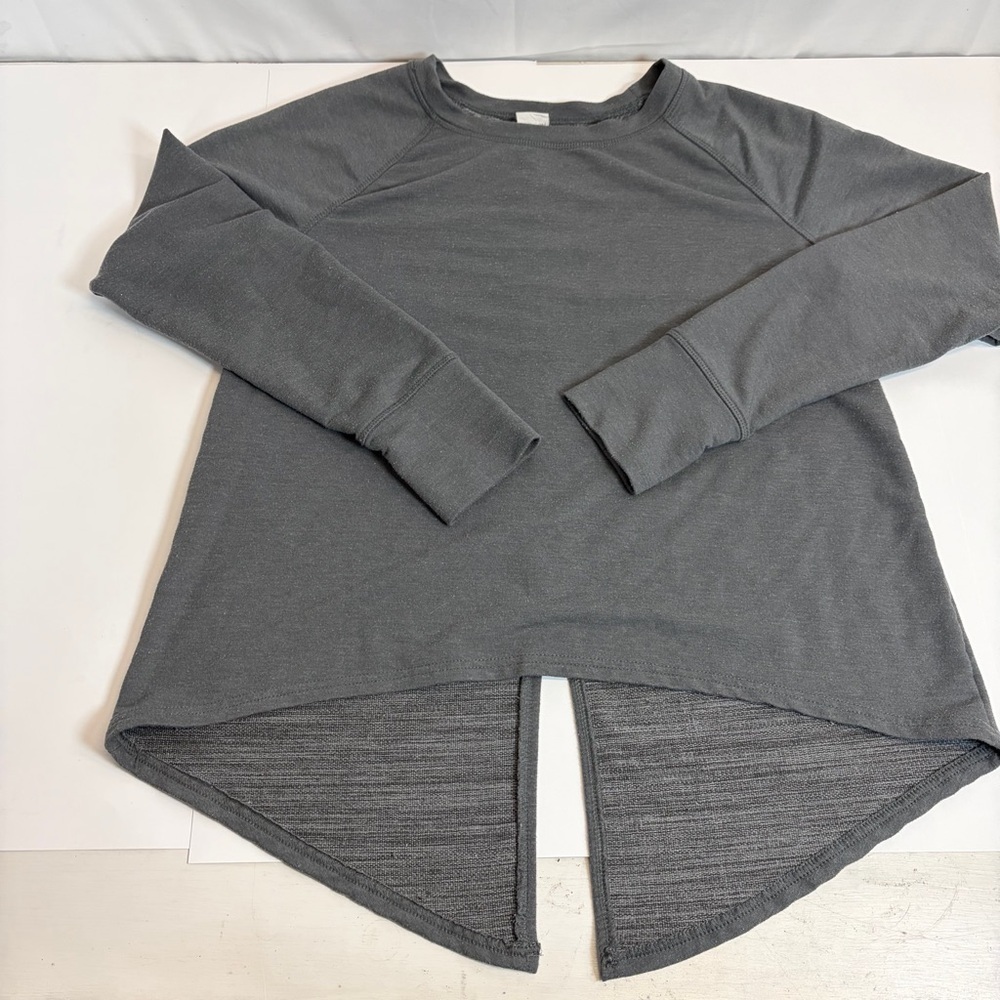 Danskin Now Gray Split Back Athleisure Long Sleeve Top Size L